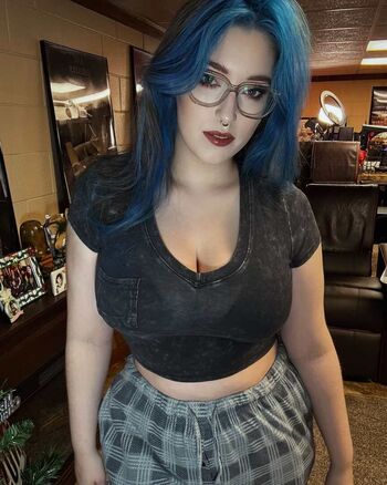 Leaked Bluecromwyll private photo viral onlyfans