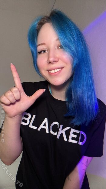 Leaked Bluemoonie page private photo viral onlyfans