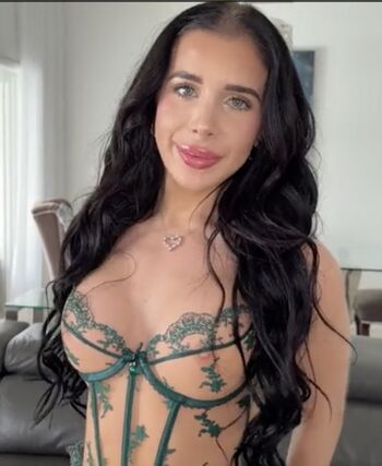Leaked Bobbie moore page private photo viral onlyfans