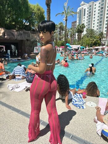 __Bombshell__