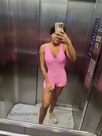 Leaked Brazilian hotwife private photo viral onlyfans