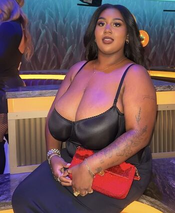 Leaked Brefluenced private photo viral onlyfans