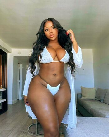 Brianna Amor