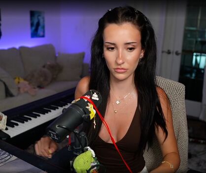 Leaked Brieanneroksa private photo viral onlyfans