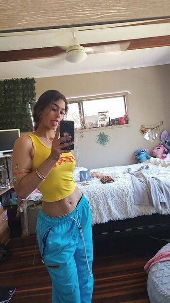 Leaked Brown baddies private photo viral onlyfans
