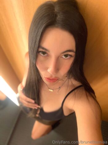 Leaked Brunettemiaa private photo viral onlyfans