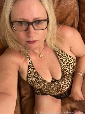 Leaked Bustyblondmombshell private photo viral onlyfans
