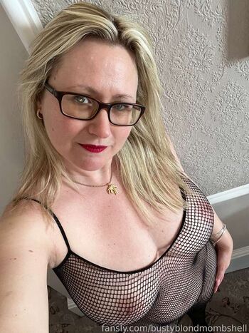 Leaked Bustyblondmombshell private photo viral onlyfans