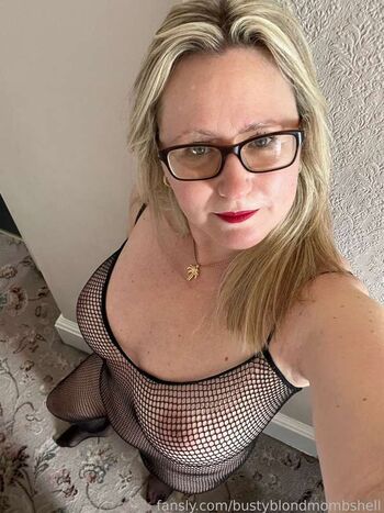 Leaked Bustyblondmombshell private photo viral onlyfans