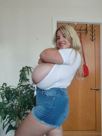 Leaked Bustygirl page private photo viral onlyfans