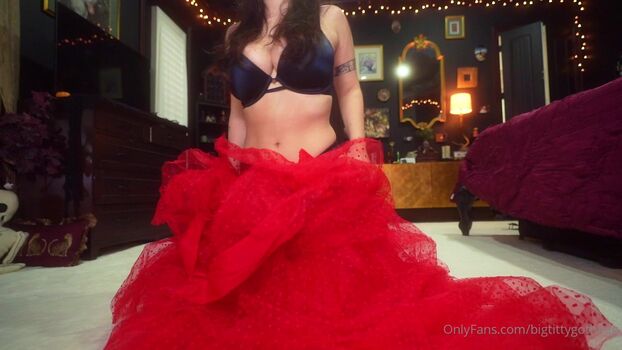 Leaked Bustyleah private photo viral onlyfans