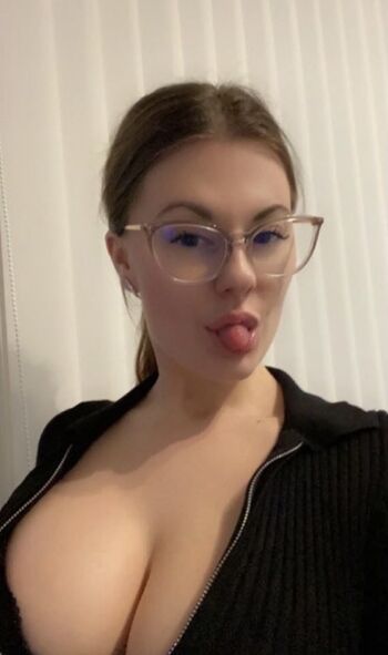 Caarlita75