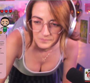 Leaked Caitlin marie reacts private photo viral onlyfans