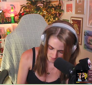 Leaked Caitlin marie reacts private photo viral onlyfans