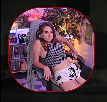 Caitlin Marie Reacts