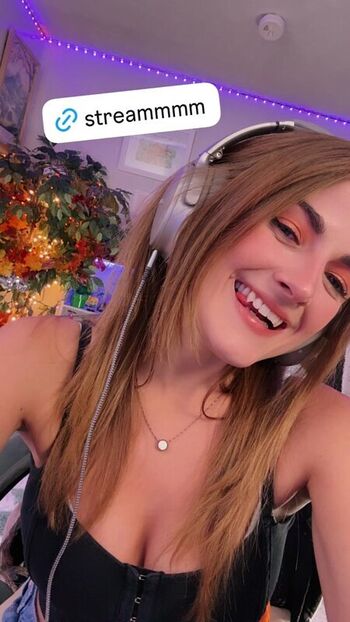 Caitlin Marie Reacts