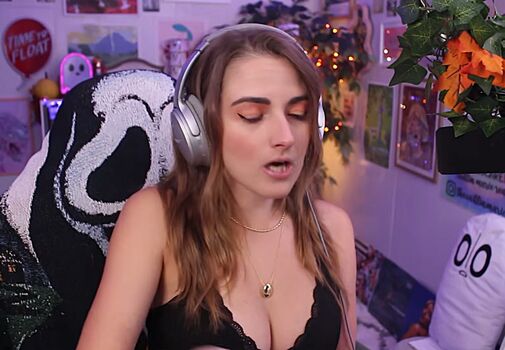 Leaked Caitlin marie reacts private photo viral onlyfans