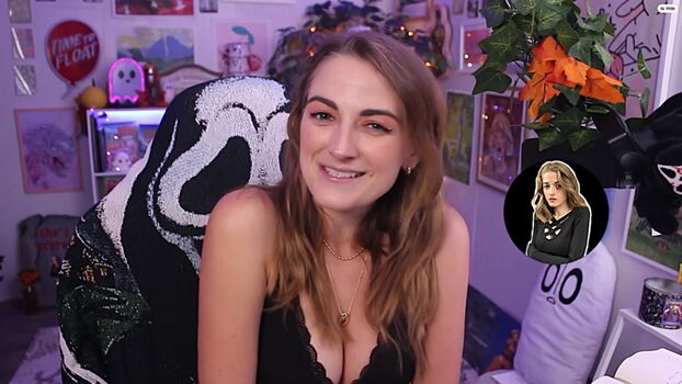 Leaked Caitlin marie reacts private photo viral onlyfans