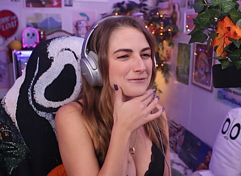 Leaked Caitlin marie reacts private photo viral onlyfans