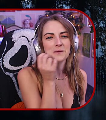 Leaked Caitlin marie reacts private photo viral onlyfans