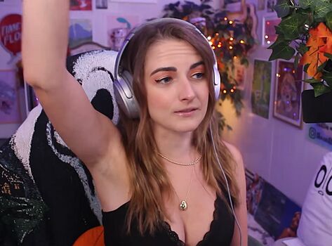 Leaked Caitlin marie reacts private photo viral onlyfans