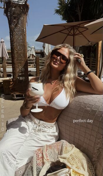 Leaked Callmelenilu private photo viral onlyfans