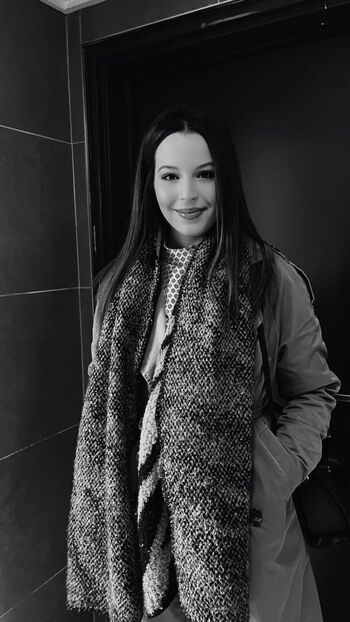 Camissa Cullen Ou Mia More