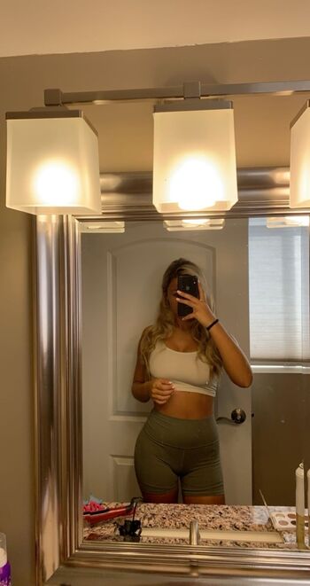 Camryn Roche