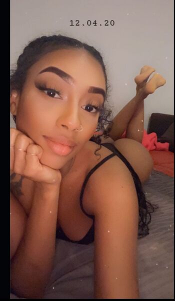 Leaked Canellemodele private photo viral onlyfans