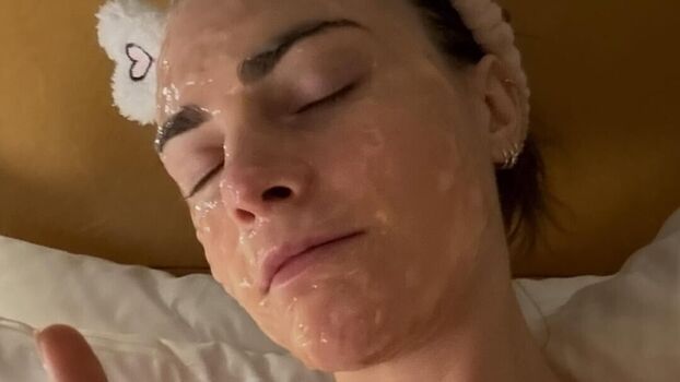 Leaked Cara delevingne private photo viral onlyfans
