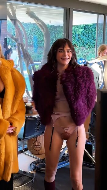 Leaked Cara delevingne private photo viral onlyfans