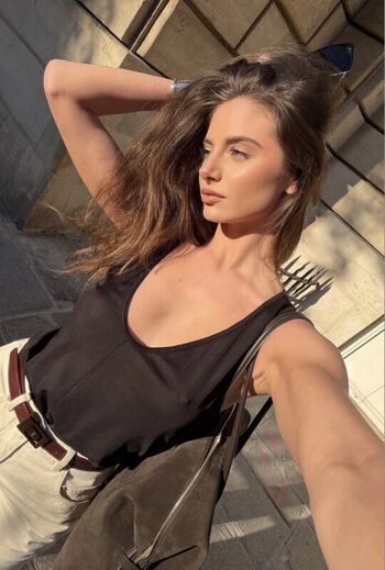 Carina Zavline