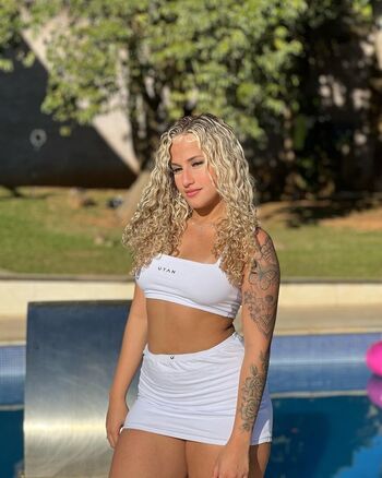 Carine Bastos
