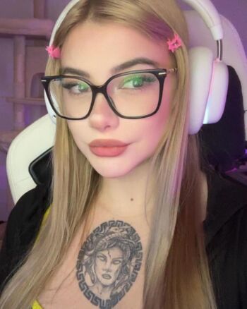 Leaked Carine laste private photo viral onlyfans
