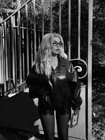 Leaked Carla moreau page private photo viral onlyfans