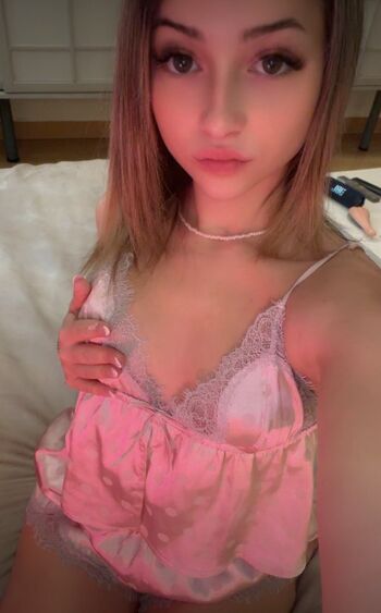 Leaked Carlalababy private photo viral onlyfans