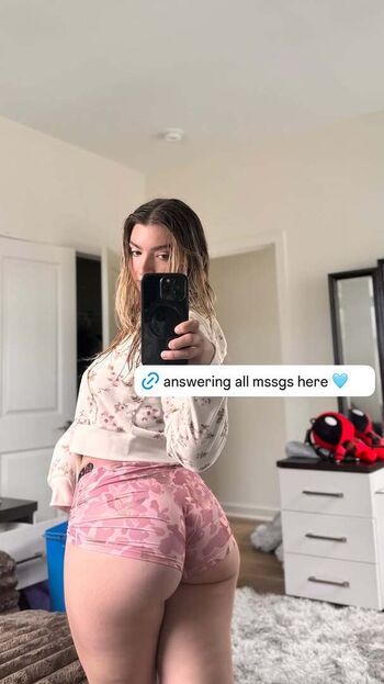 Leaked Carley cakes private photo viral onlyfans