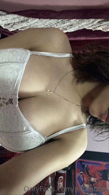 Leaked Carmennlve page private photo viral onlyfans