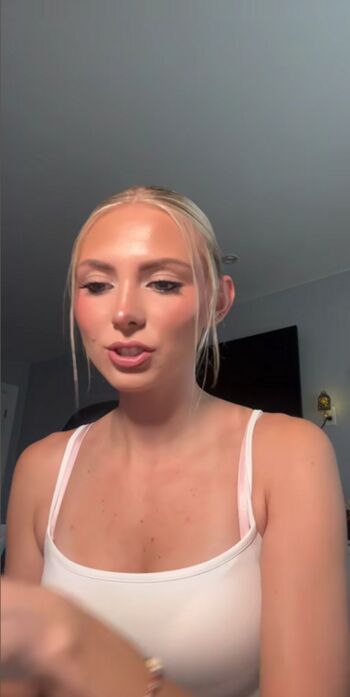 Leaked Carolina firkowski private photo viral onlyfans