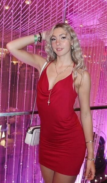 Leaked Caroline ambrose private photo viral onlyfans