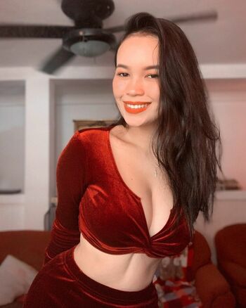 Leaked Caroline grasland private photo viral onlyfans