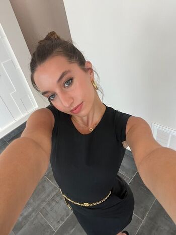 Leaked Carolinefbyron private photo viral onlyfans