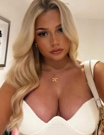 Leaked Casey archibald private photo viral onlyfans