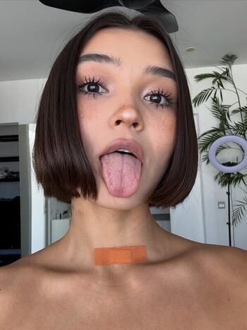 Leaked Cassaraa private photo viral onlyfans
