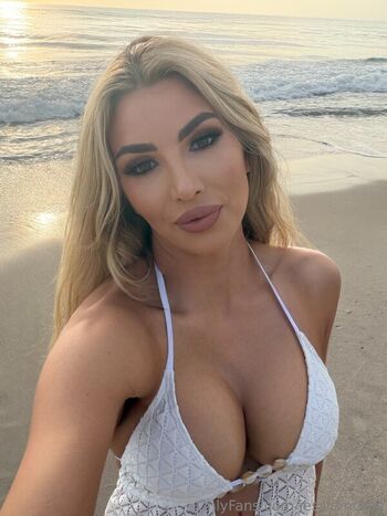 Cassie Lee