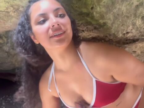 Leaked Casual reactions private photo viral onlyfans