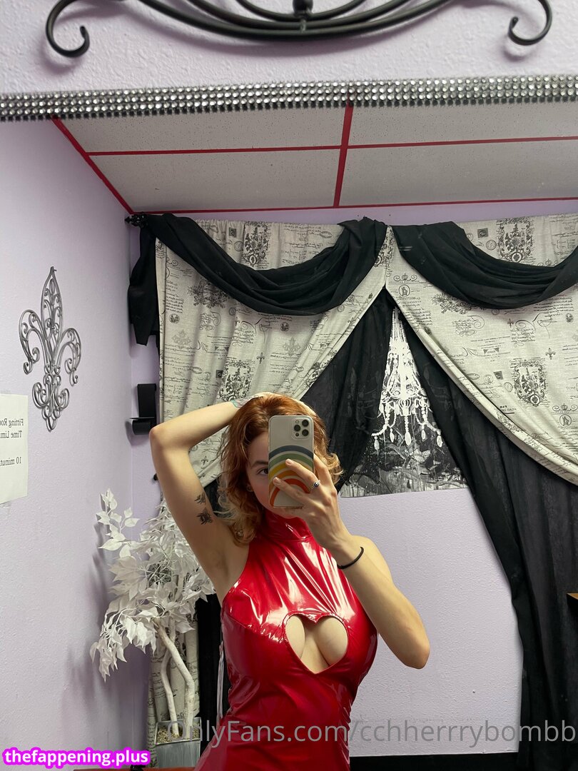 cchherrrybombb / chxrrybomb / https: Fotografie OnlyFans Dezbrăcată #15