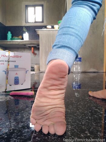chaarmfeet