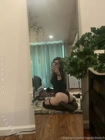 Leaked Chapstickbxtch page private photo viral onlyfans