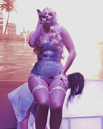 Charity Eden / Taylor Swift Impersonator